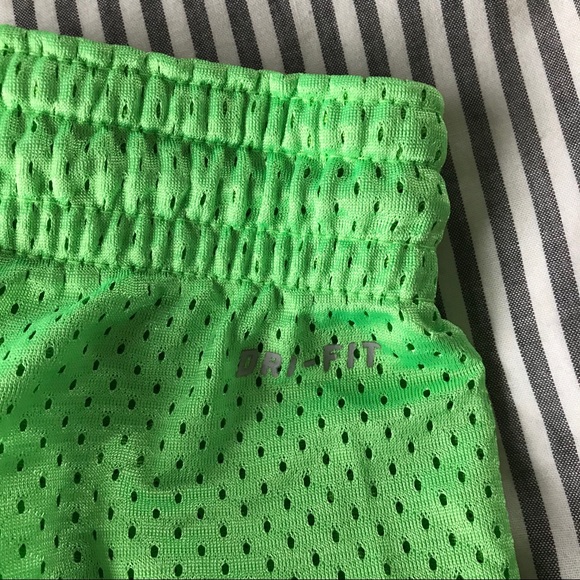 EUC Nike lime green drawstring dri-fit shorts - M - Picture 3 of 4